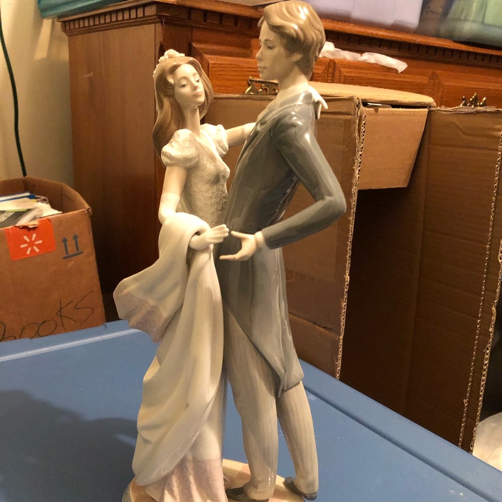 Lladró porcelain wedding piece